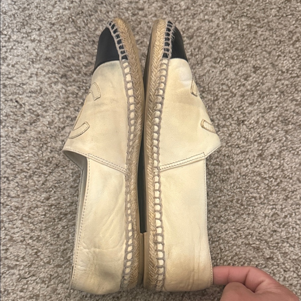 CHANEL Women's Beige and Black Espadrilles - Picture 6 of 8